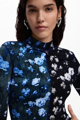 T-shirt met bloemenprint in twee kleuren