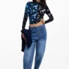 T-shirt met bloemenprint in twee kleuren