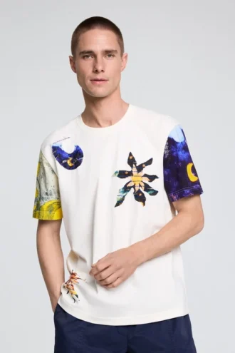 T-shirt met Cosmos-print