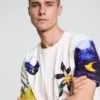 T-shirt met Cosmos-print
