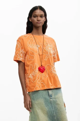 T-shirt met geborduurde bloemen