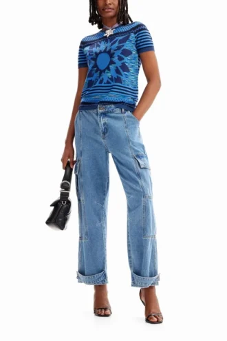 T-shirt met gebreide bloem