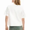 T-shirt met logo en Applicaties