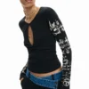 T-shirt met opening en letters