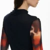 T-shirt met transparante mouwen